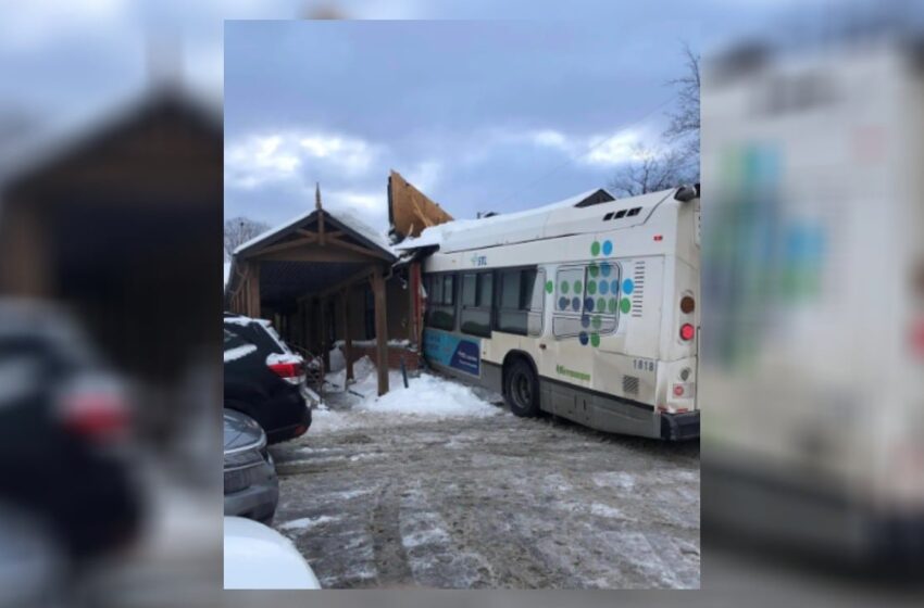  Καναδάς: Λεωφορείο έπεσε σε παιδικό σταθμό – Παιδιά τραυματίστηκαν σοβαρά
