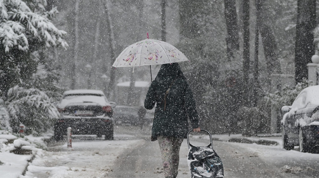 kakokairia barbara dimosio wres leitourgias katastimata