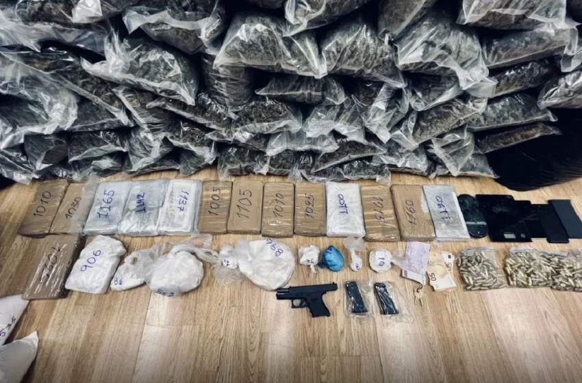  Αιγάλεω: Βρέθηκαν 122 κιλά κάνναβης και 17 κιλά κοκαΐνης σε παλιό καφενείο