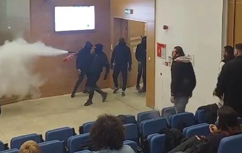  Πανεπιστήμιο Κύπρου: Κουκουλοφόροι  χτύπησαν ομιλητές και φοιτητές – Καταγγελίες για ομοφοβική επίθεση