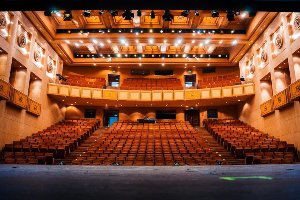 paraitithikan kathigites dramatiki sxoli kthve