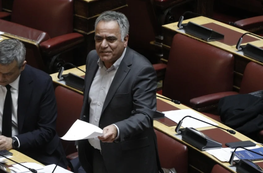  Σκουρλέτης: “Ο ΣΥΡΙΖΑ θα ψηφίσει “παρών” στην τροπολογία για αποκλεισμό κομμάτων – “Πράξη δειλίας”, λέει ο Γεωργιάδης