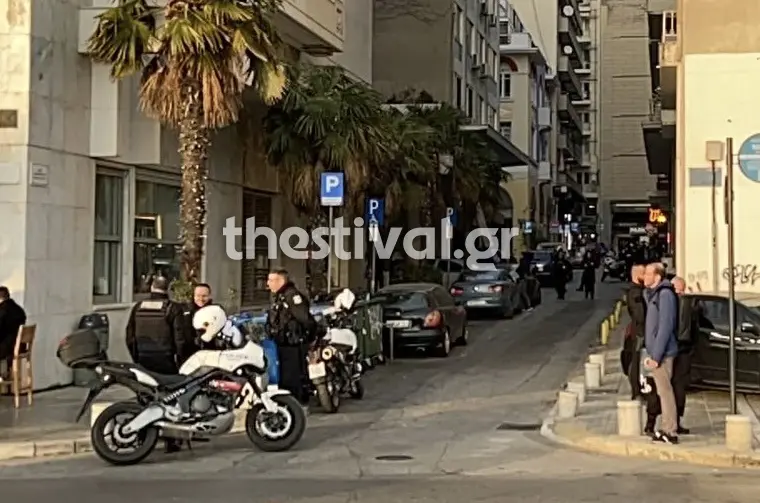  Συναγερμός στη Θεσσαλονίκη: Ύποπτο αντικείμενο μπροστά στο Ρωσικό Προξενείο