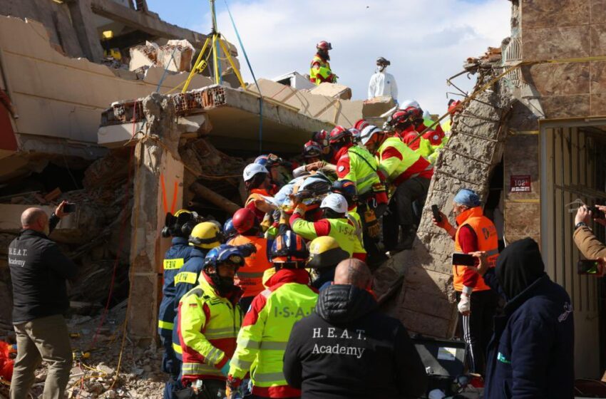  Τουρκία: 40χρονη ανασύρθηκε ζωντανή έπειτα από 104 ώρες