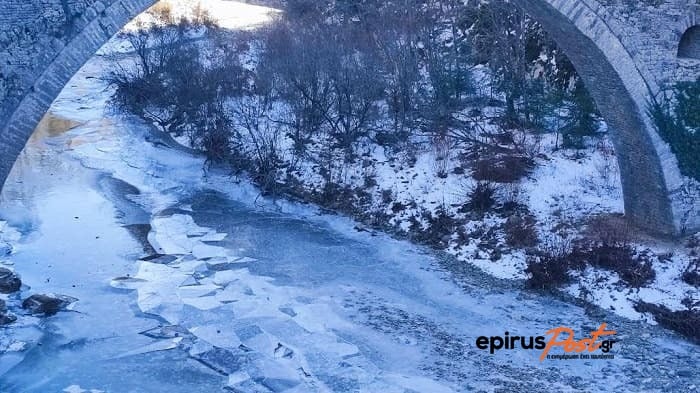  Πάγωσε το ποτάμι – Πανέμορφες εικόνες στο Ζαγόρι