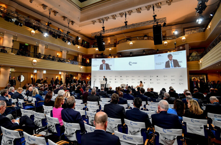  Μόναχο/Διάσκεψη για την ασφάλεια: Παράλληλοι μονόλογοι με λίγη συμφωνία – Η σφήνα της Κίνας για την Ουκρανία