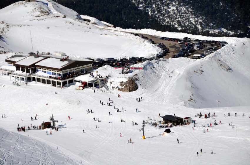  Έκλεισε το χιονοδρομικό κέντρο Παρνασσού λόγω χιονοθύελλας
