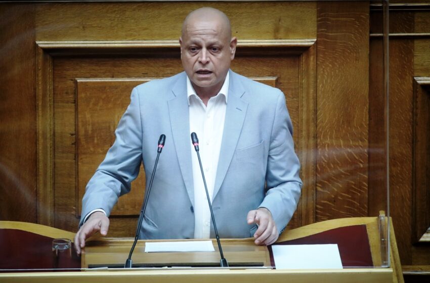  Έφυγε από τη ζωή σε ηλικία 50 ετών ο βουλευτής και πρώην υπουργός του ΣΥΡΙΖΑ Νεκτάριος Σαντορινιός