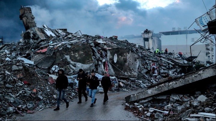  Σεισμός στην Τουρκία: Η ΕΜΑΚ απεγκλώβισε έναν 50χρονο από τα ερείπια