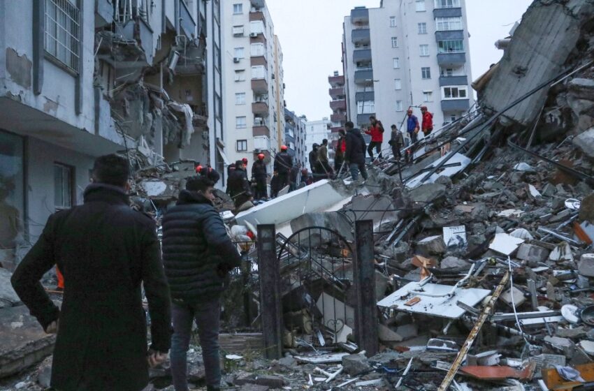  Σεισμός: Η στιγμή των 7,8 Ρίχτερ στην Τουρκία μέσα σε φαρμακείο