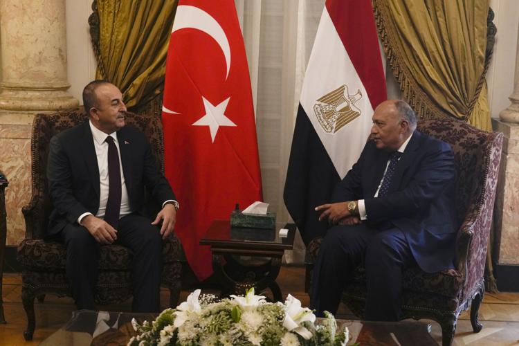  Τουρκία – Αίγυπτος: Πρώτες συνομιλίες των δύο υπουργών Εξωτερικών μετά από μια δεκαετία