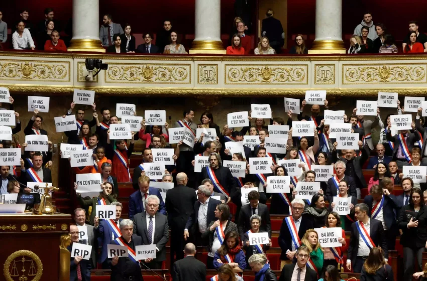  Γαλλία: Καταψηφίστηκαν και οι δύο προτάσεις μομφής – Οριακά η πρώτη – Προχωρά η συνταξιοδοτική μεταρρύθμιση Μακρόν