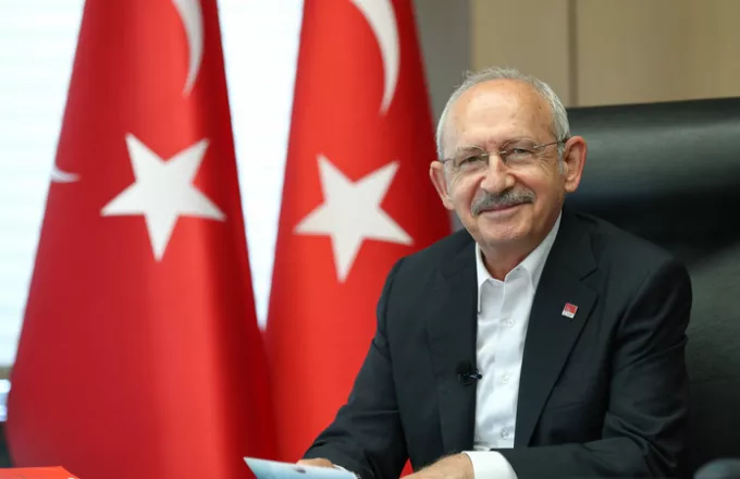  Ο Κιλιτσντάρογλου, αντίπαλος του Ερντογάν στις τουρκικές εκλογές – Το μήνυμα του