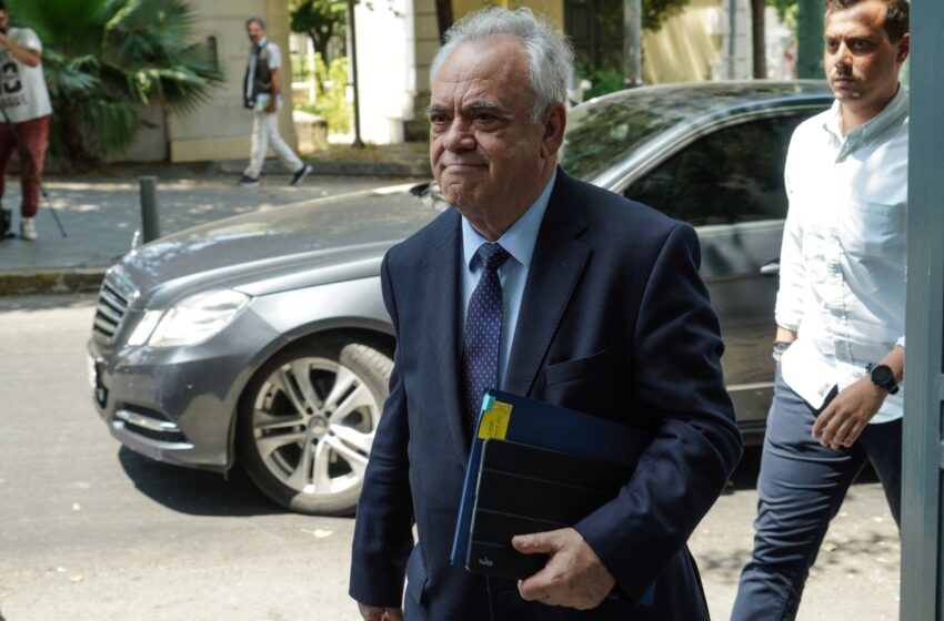  Δραγασάκης: “Η νίκη του ΣΥΡΙΖΑ στις εκλογές, απαραίτητη προϋπόθεση για την προοδευτική κυβέρνηση”
