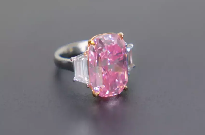  Σπάνιο ροζ διαμάντι σε δημοπρασία – Ζαλίζει το ποσό εκτίμησης