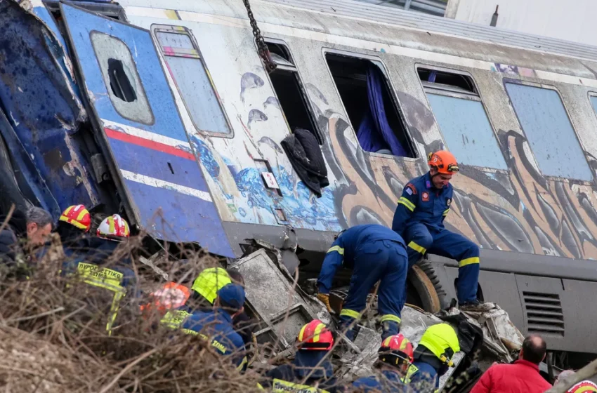  Τέμπη: Πυροσβέστες έπαθαν σοβαρά χημικά εγκαύματα – Άθικτες οι στολές τους