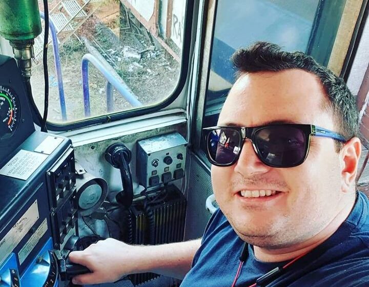  Σπύρος Βούλγαρης: Θρήνος για τον 35χρονο νεκρό μηχανοδηγό που ταξίδευε ως επιβάτης