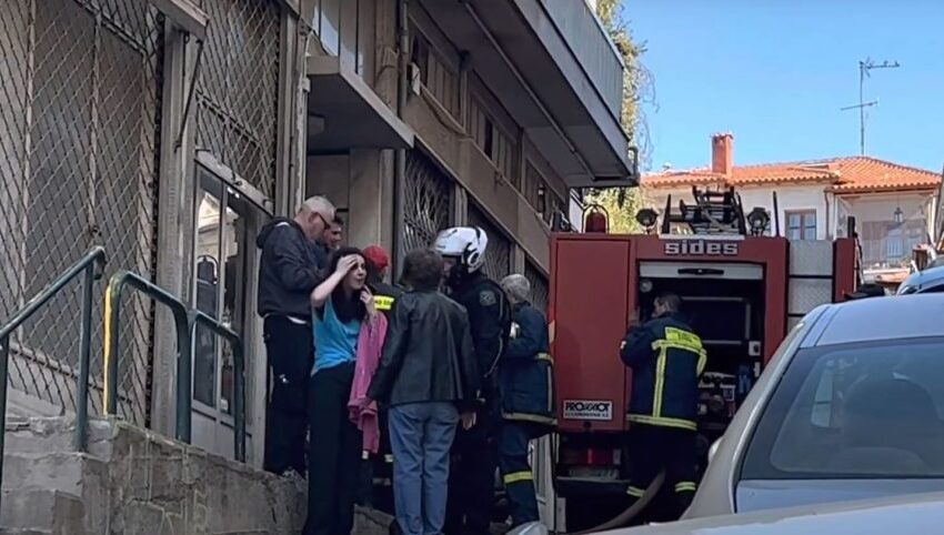  Θεσσαλονίκη: Φωτιά σε διαμέρισμα – 3 άτομα στο νοσοκομείο (vid)