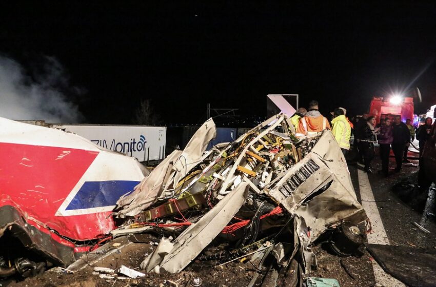  Νεότερος τραγικός απολογισμός: Τουλάχιστον 32 νεκροί από τη σύγκρουση των τρένων στα Τέμπη – 85 τραυματίες, 53 παραμένουν σε νοσηλεία