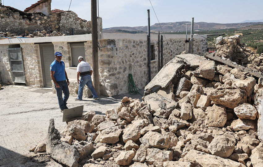  Αρκαλοχώρι: Επιστολή των σεισμόπληκτων στον Μητσοτάκη – “19 μήνες μετά τον σεισμό, η κατάσταση είναι απελπιστική…”