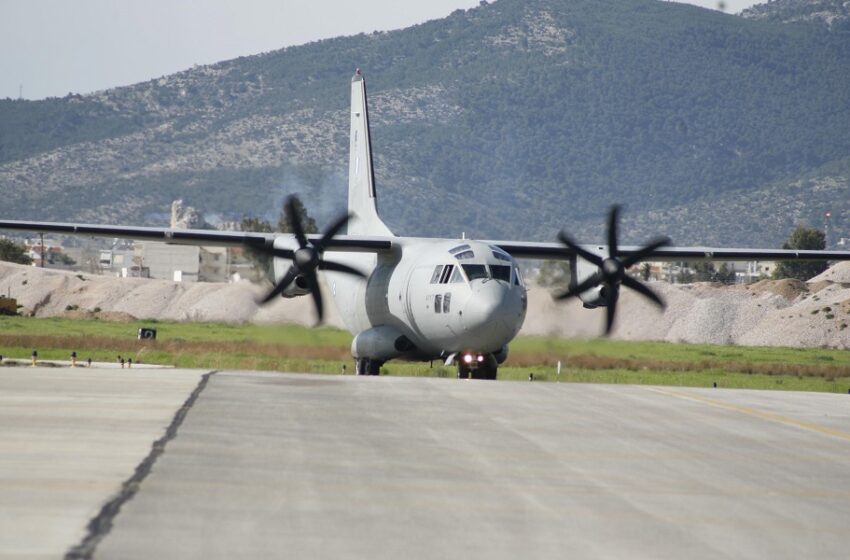  Στην Ελευσίνα το C-27 της πολεμικής αεροπορίας – Μεταφέρει τους έλληνες του Σουδάν