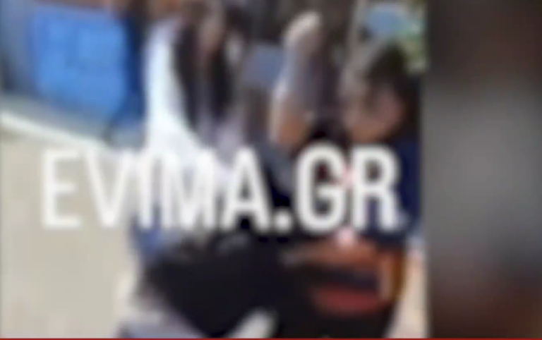  Νέο περιστατικό βίας: Ξυλοδαρμός 15χρονης από μαθήτρια λυκείου – Έπεσε λιπόθυμη (vid)
