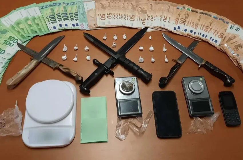  Ηράκλειο: Τρεις συλλήψεις για διακίνηση ναρκωτικών – Τους έπιασαν στα… πράσα