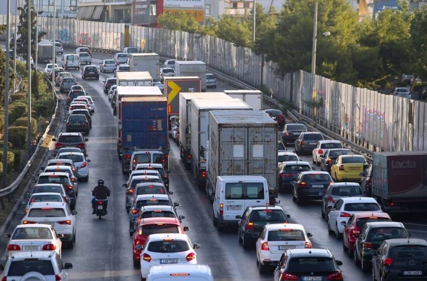  Καραμπόλα στον Κηφισό: Σημαντικές καθυστερήσεις στο ρεύμα καθόδου