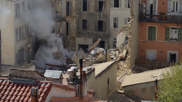  Μασσαλία: Έξι άνθρωποι ανασύρθηκαν νεκροί, δύο εξακολουθούν να αγνοούνται από την πολυκατοικία που κατέρρευσε