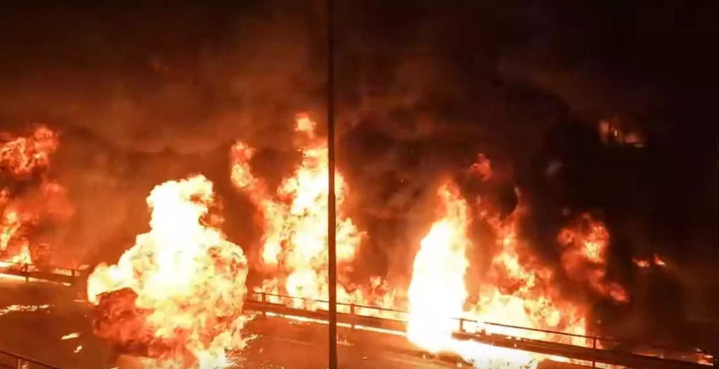 neos kosmos pasxa anastasi