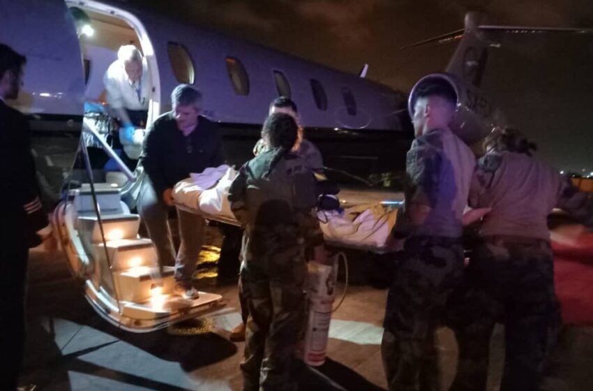  Σουδάν: Η μεταφορά του σοβαρά τραυματία Έλληνα – Εικόνες μέσα από το αεροσκάφος