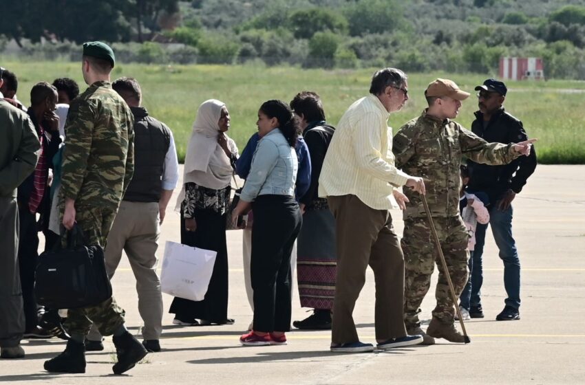  Σουδάν: Επέστρεψαν στην Ελλάδα άλλοι 16 Έλληνες με τις οικογένειες τους (vid)