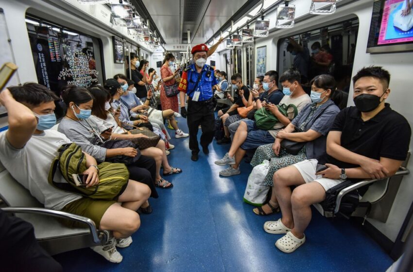 Κίνα: “Τέλος εποχής” για την COVID – Το μετρό του Πεκίνου αίρει την υποχρεωτική χρήση μάσκας