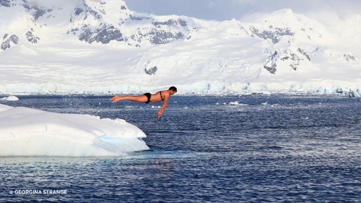  Τσιάνος: Ποιος είναι ο  Έλληνας γιατρός-αθλητής που κολύμπησε στην Ανταρκτική