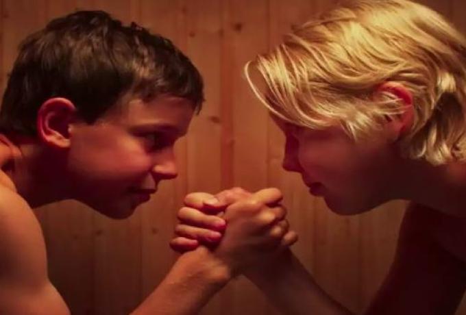  “Ισχυρισμοί χωρίς καμία λογική για μια βραβευμένη ταινία” απαντά ο σκηνοθέτης της ταινίας “Αγόρια στο ντους”