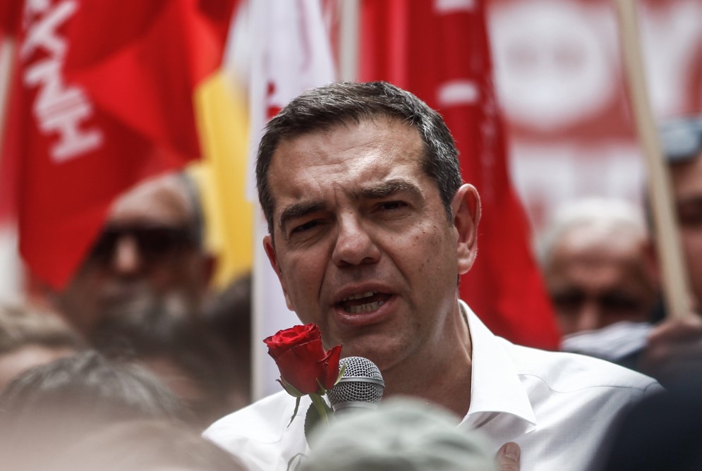 Eurokinnisi Τσίπρας Κοντινή και ουδέτερη