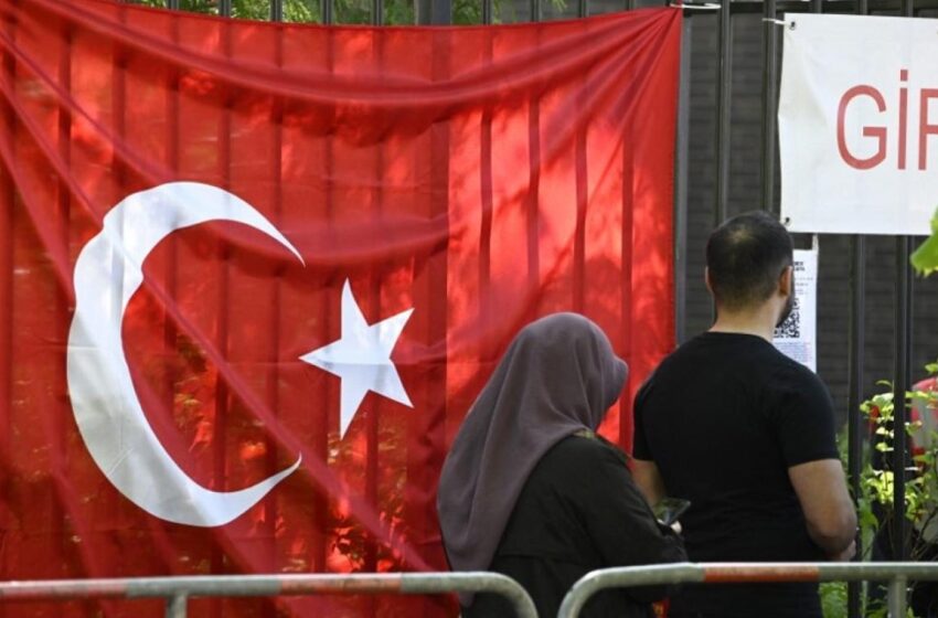  Τουρκικές εκλογές: Τρεις νεκροί από ανακοπή την ώρα που ψήφιζαν