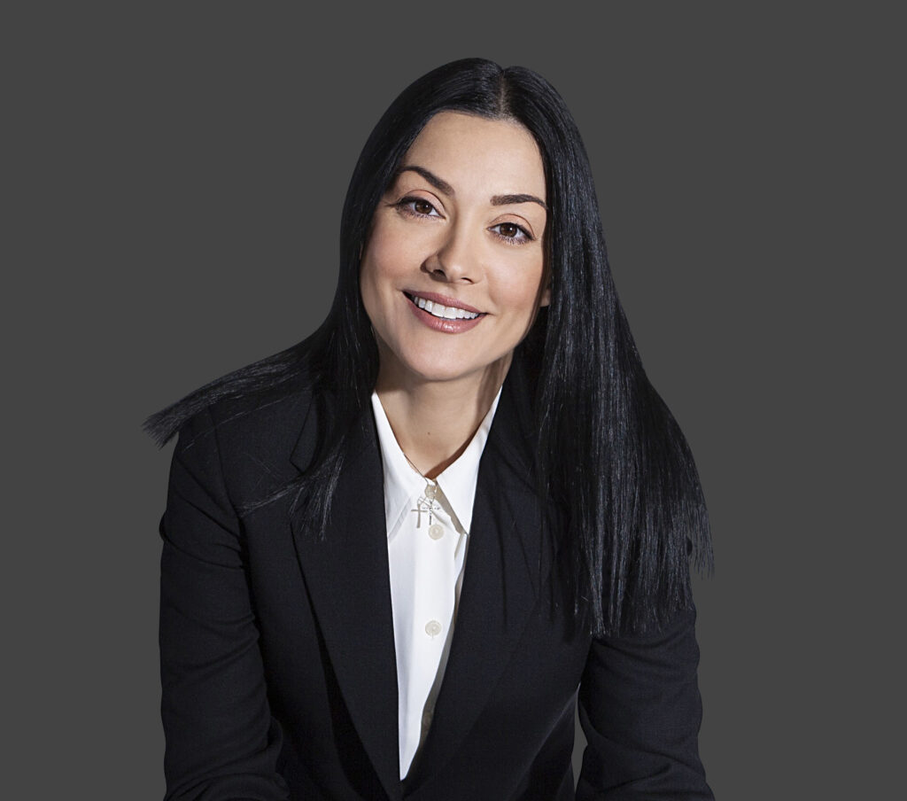 MG 3584 Nadia Grey background