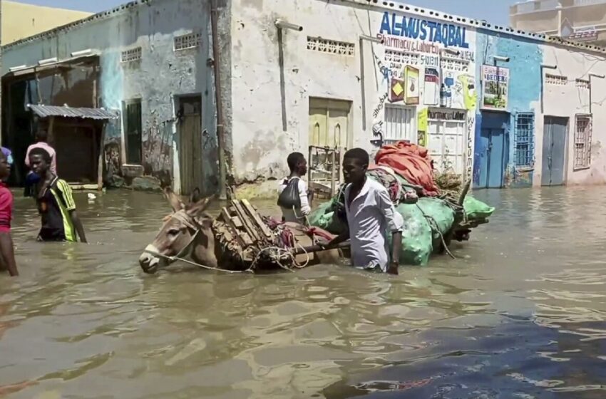 Σομαλία: Μεγάλες πλημμύρες – 200.000 άνθρωποι εγκατέλειψαν τα σπίτια τους