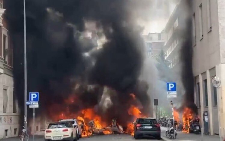  Έκρηξη στο Μιλάνο: Βίντεο με αυτοκίνητα τυλιγμένα στις φλόγες