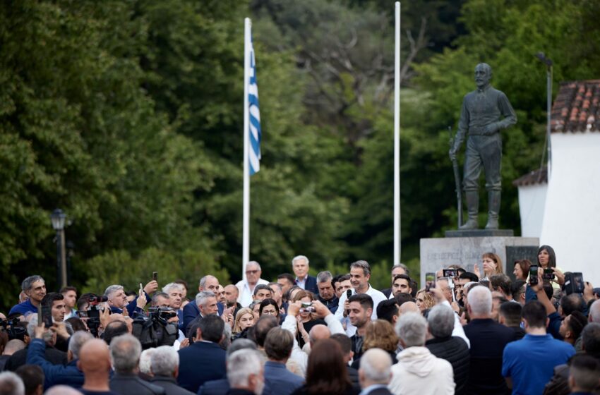  Στο Θέρισο ο Μητσοτάκης: Ήρθα να προσκυνήσω σε τόπο επανάστασης – Δεν θα κάνω πίσω στα δύσκολα