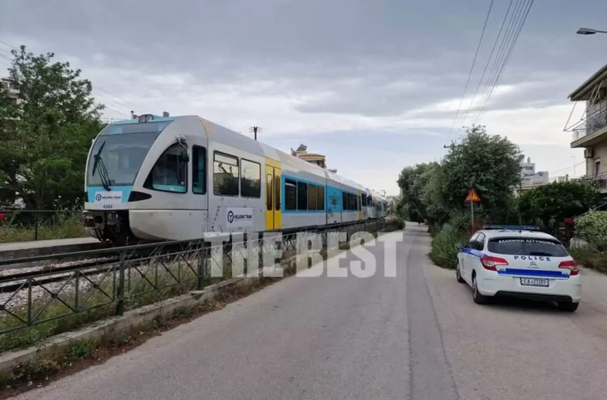  Πάτρα: Ο προαστιακός σταμάτησε λόγω βλάβης και οι επιβάτες δεν μπορούσαν να κατέβουν (εικόνες)