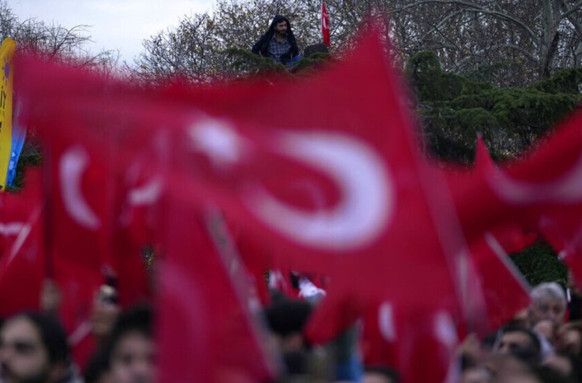  Μεγάλες ανατροπές στις εκλογές της Τουρκίας – Πώς διαμορφώνεται το σκηνικό – Φήμες για νέα απόσυρση μετά τον Ιντζέ – Κατηγορίες για ανάμιξη της Μόσχας
