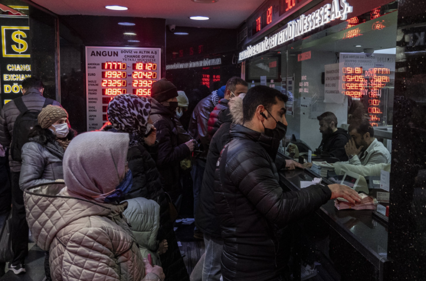  Πρώτα εκλογές μετά capital control – Ουρές Τούρκων στα ανταλλακτήρια – Τρεις δημοσκοπήσεις με αλλοπρόσαλλα ευρήματα
