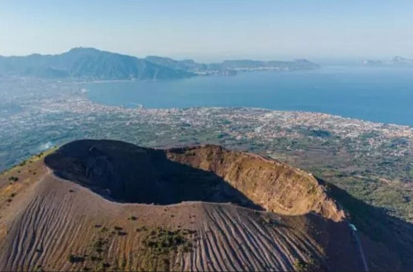  Ιταλία: Το ηφαίστειο που ”ζήλεψε” τον Βεζούβιο – Το Campi Flegrei μπορεί να εκραγεί μετά από 487 χρόνια – 360.000 άνθρωποι θα απομακρυνθούν