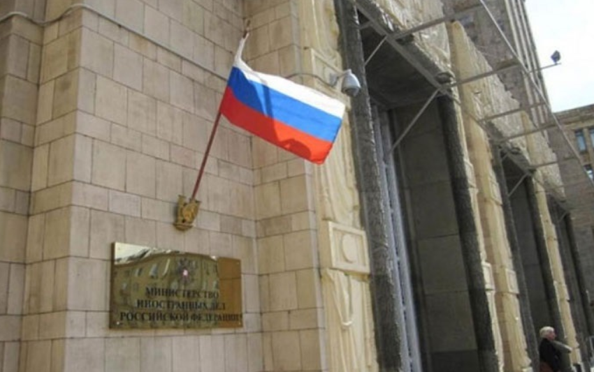  Ρωσικό ΥΠΕΞ: Προειδοποιεί τη Δύση να μην αποπειραθεί να επωφεληθεί από την κατάσταση