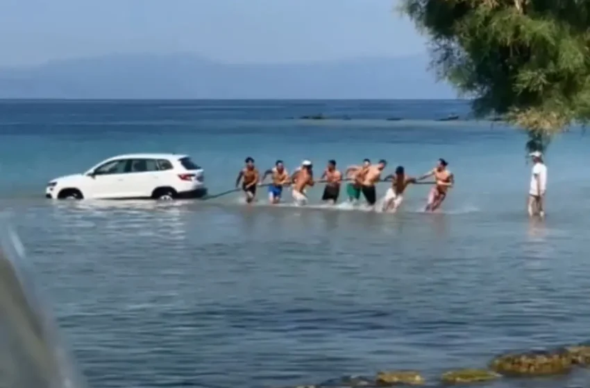  Αίγινα: Viral το βίντεο με το αυτοκίνητο που έφυγε χωρίς φρένα στη θάλασσα