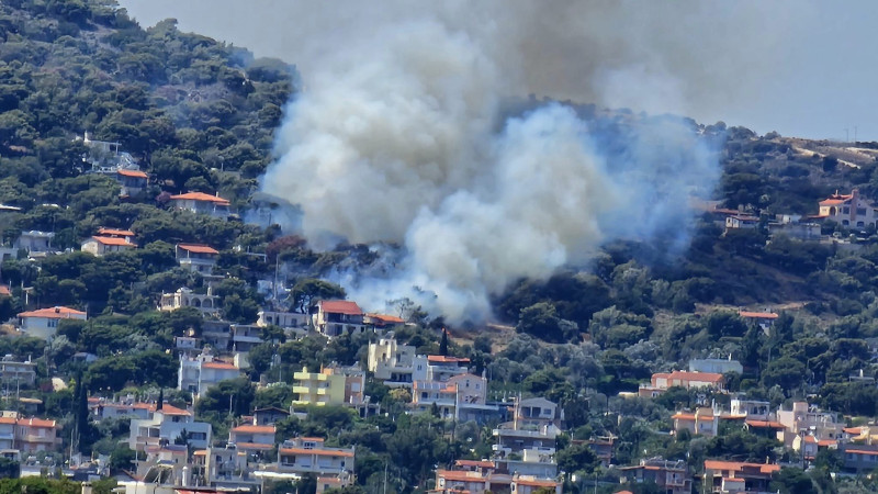  Οριοθετήθηκε η φωτιά στην Κερατέα