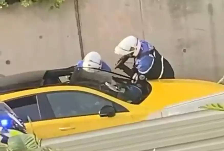 gallia nekros 17xronos pyrovolismos astynomikos