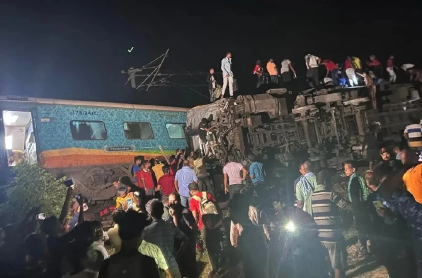  Ινδία: Που οφείλεται η σιδηροδρομική τραγωδία με τους εκατοντάδες νεκρούς